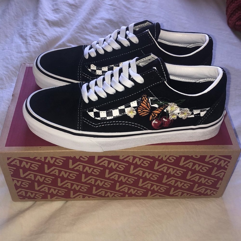 BRAND NEW EMBROIDERED VANS